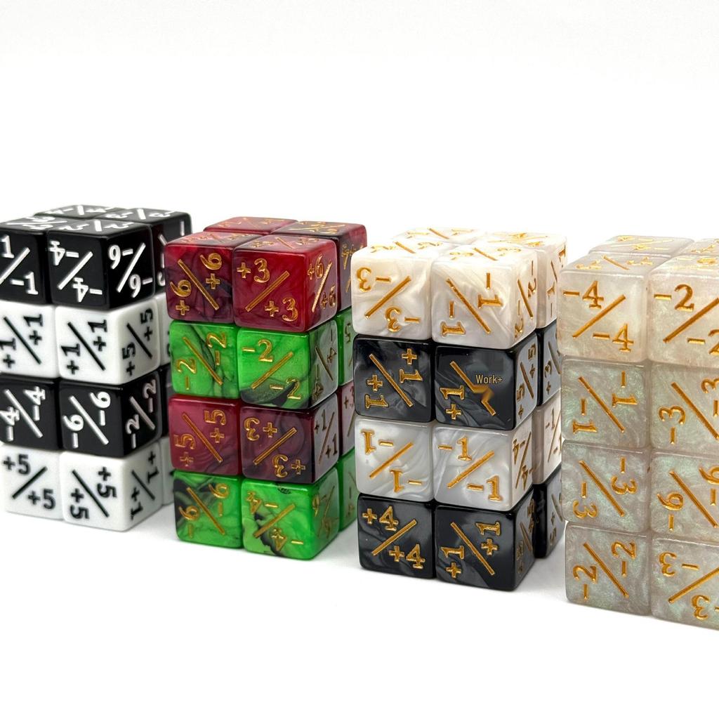 16mm Sada sčítacích a odčítacích kostek - Kostky s čísly a znaménky plus/minus pro stolní hry MTG