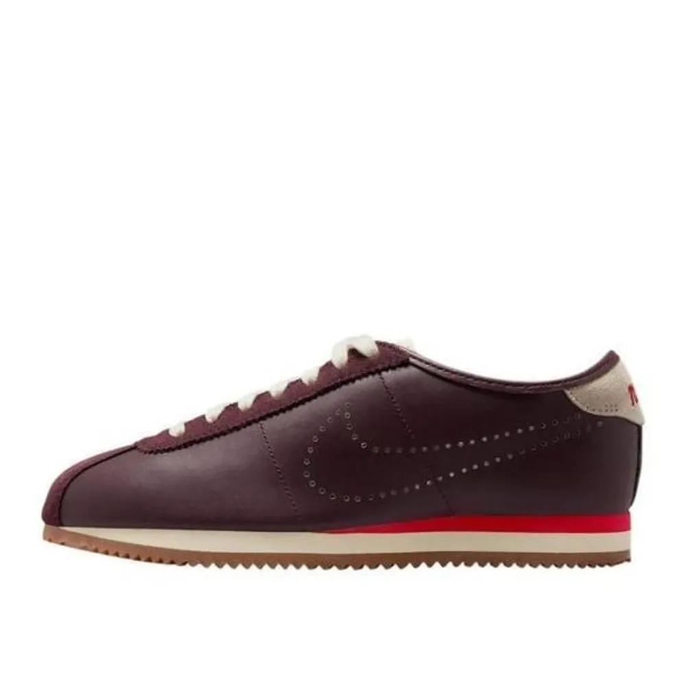 Cortez Leather W Sneakers HQ1841 601 DOM