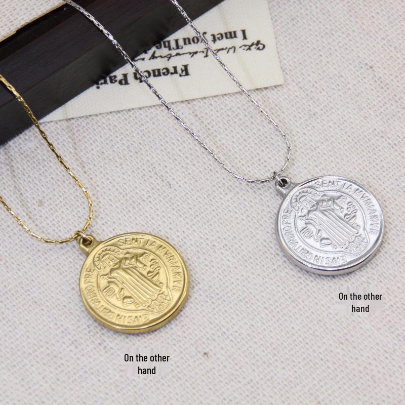 Unisex 18K Gold Rhinestone Pendant Necklace with Titanium Steel Chain