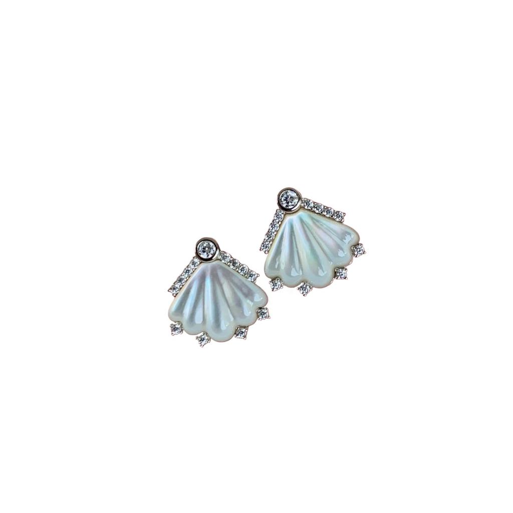 Light luxury and exquisite Fine Sparkling shell earrings for women new in White Fritillaria earings stud wedding jewelry gifts