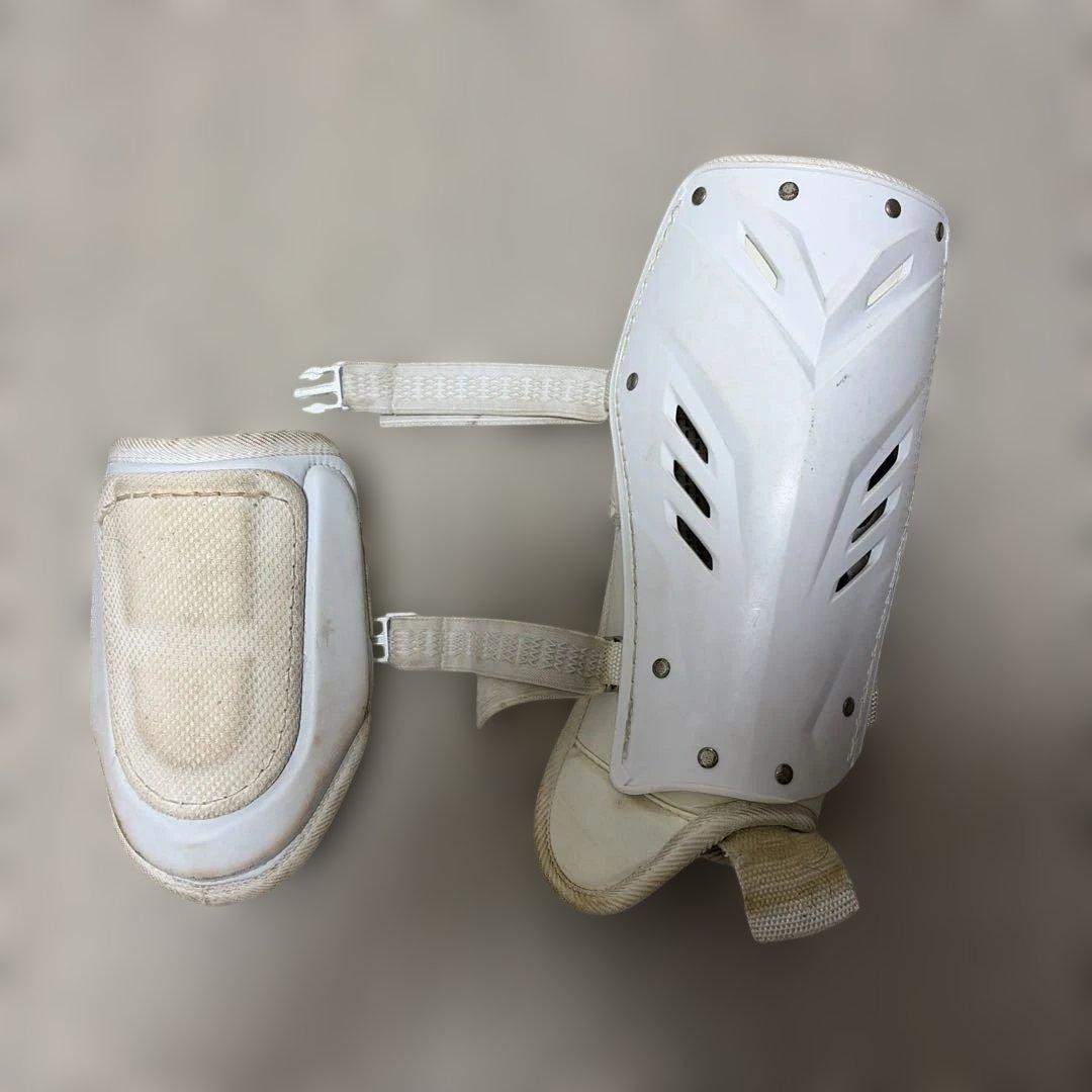 Used ZETT Hardball foot guard for high school students Elbow guard white for right-handed batters