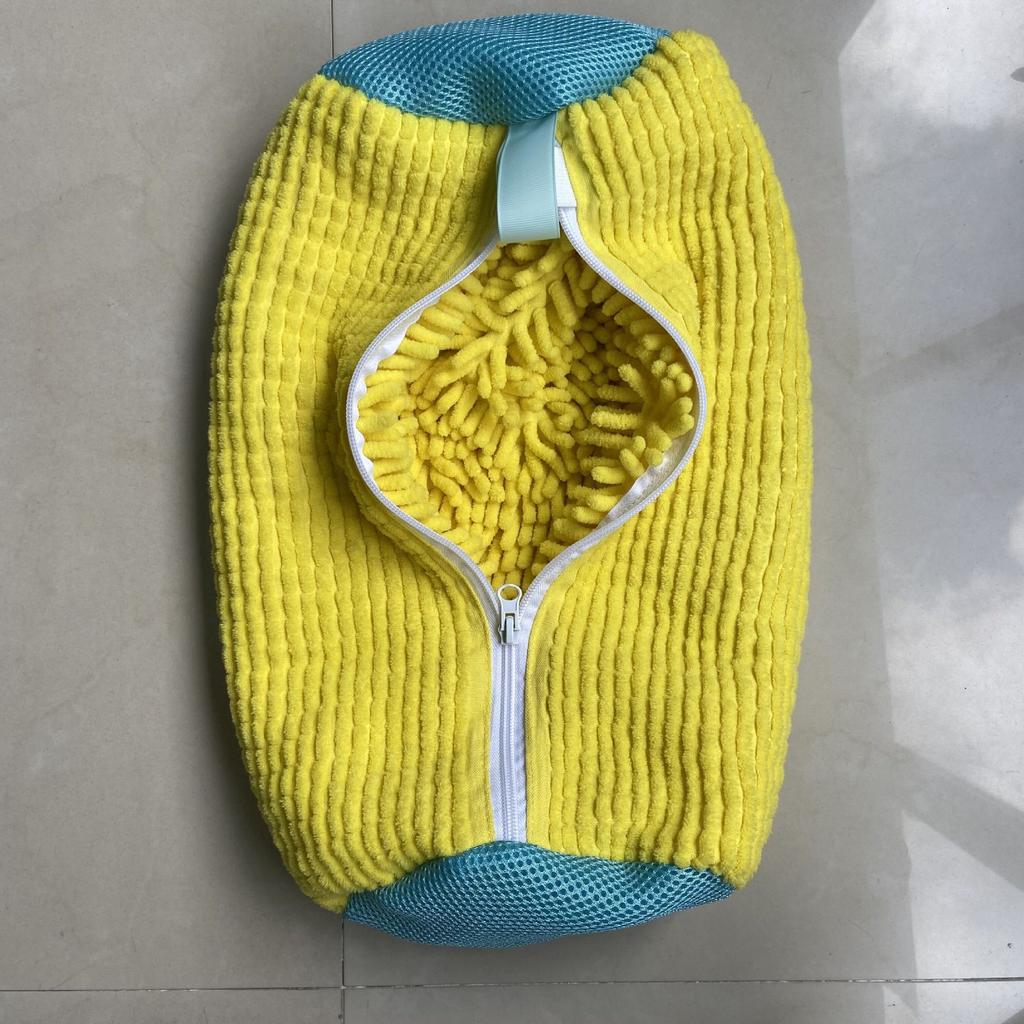 Fluffy Fiber 360° Surround Cleaning Shoe Washing Bag - Reusable Durable Machine-Washable Laundry Bag with Zipper Closure(1pc)