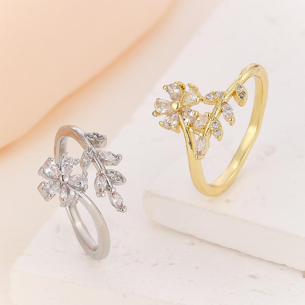 Personalized Temperament Flower Leaf Ring for Women, Retro and Fashionable Butterfly Opening Rings