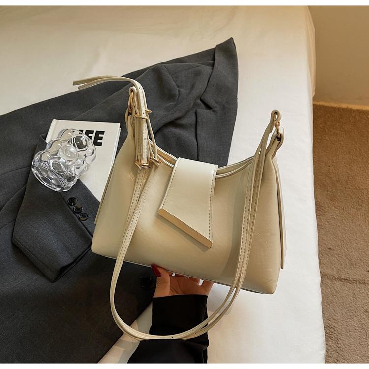 Women Summer Glossy PU Delicate Crossbody Bag High Grade Buckle Zipper One Shoulder Bags Versatile Commute Underarm Packs