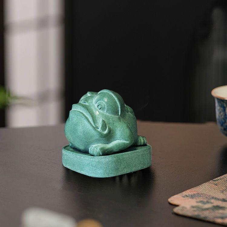 Golden Toad Sand Stone Ornament,Three-legged Attracts Rich Tea Pets, Living Room Office Home Decoration Store Opening Gifts