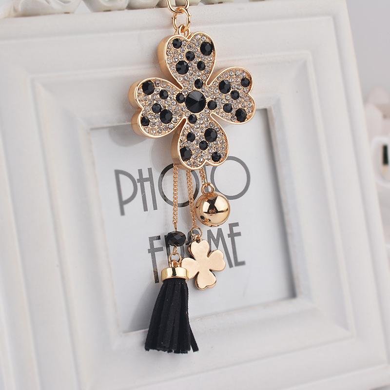 Luxury Designer Jewelry Creative Lucky Clover Keychain with Sparking Rhinestone Fashion Bag Keychain Car Pendant
