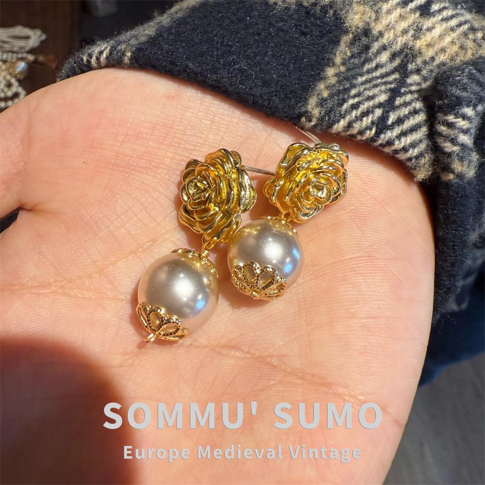 

Medieval vintage baroque light luxury Shijia beads roses hand-carved long necklace