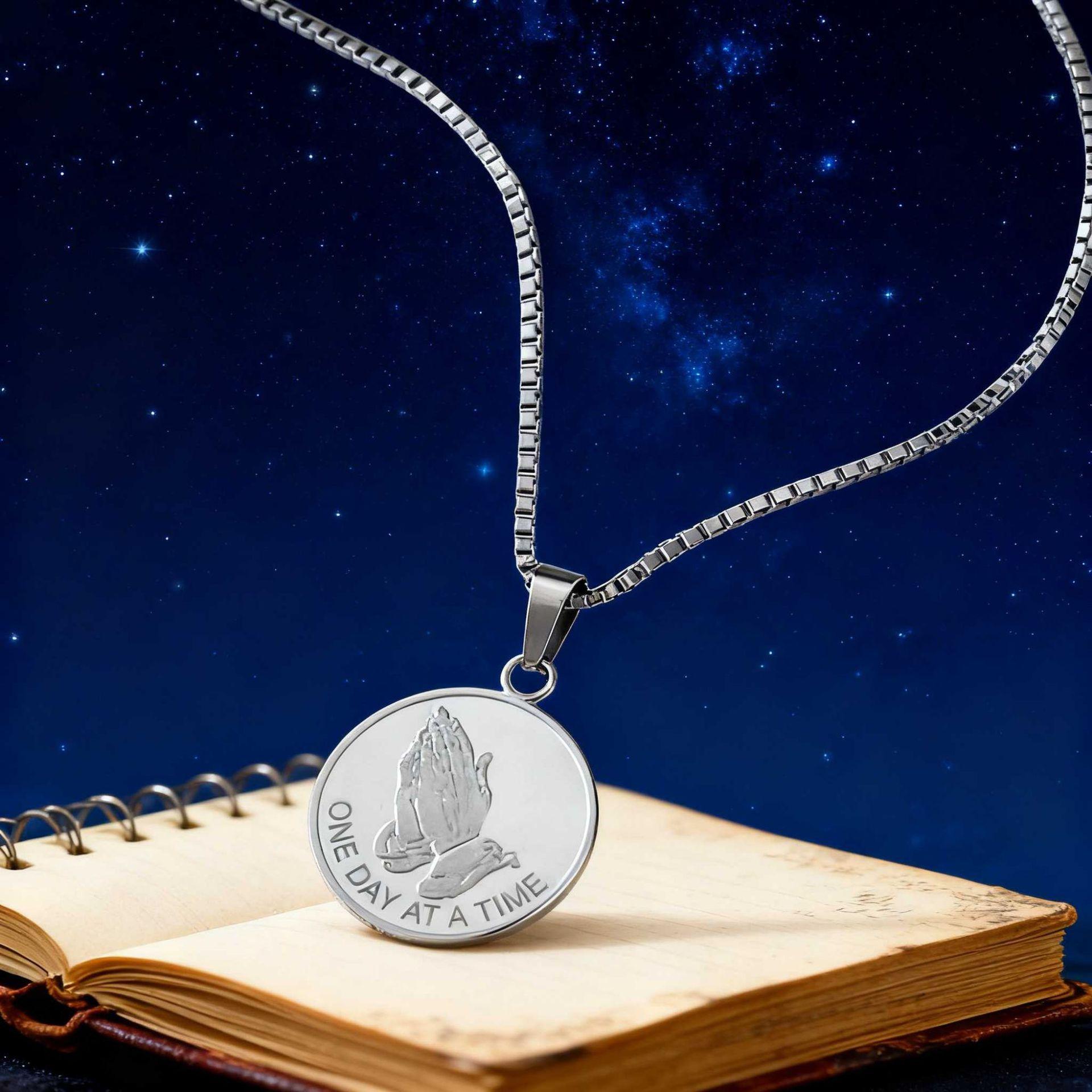 New Praying Hands Circle Necklace Men s and Women s Fashion Retro Design Pendant 60CM