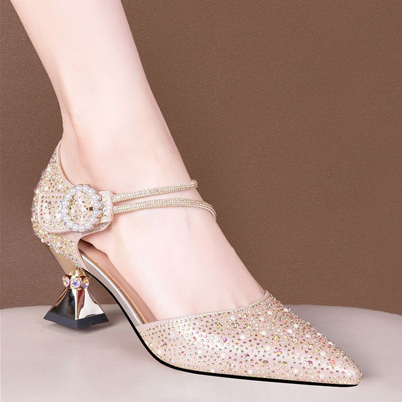 Pearl Rhinestone Bag Head Medium High Heel Sandals Women's Thick Heel 2024 Summer New Fashion Wrap Bag Heel Large Size Women's Shoes