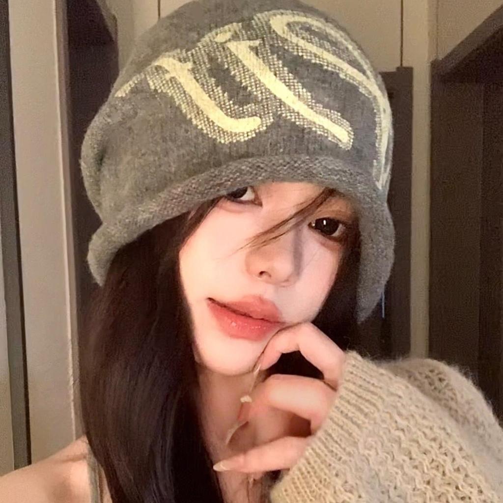 Autumn and winter knitted versatile big head circumference showing face small pile hat woman