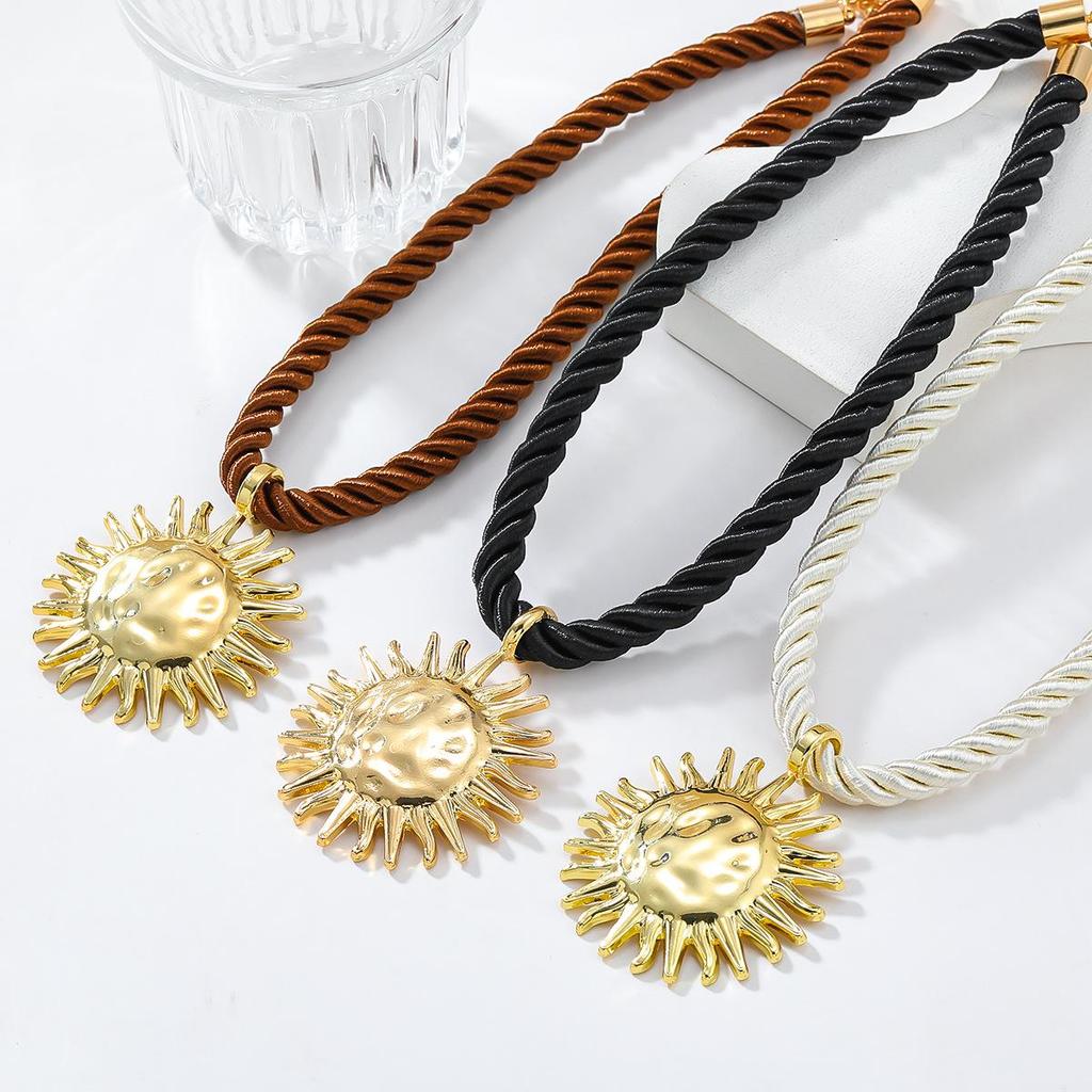 Stylish Holiday Alloy Sun Pendant Necklace and Earring Set - European & American Beach Style Women's Accessory