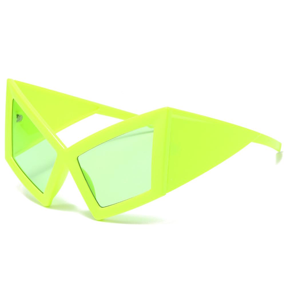 2024 Hip-Hop Style Cat-Eye Sunglasses: Bold, Oversized Frames for Influencers & Beach Parties