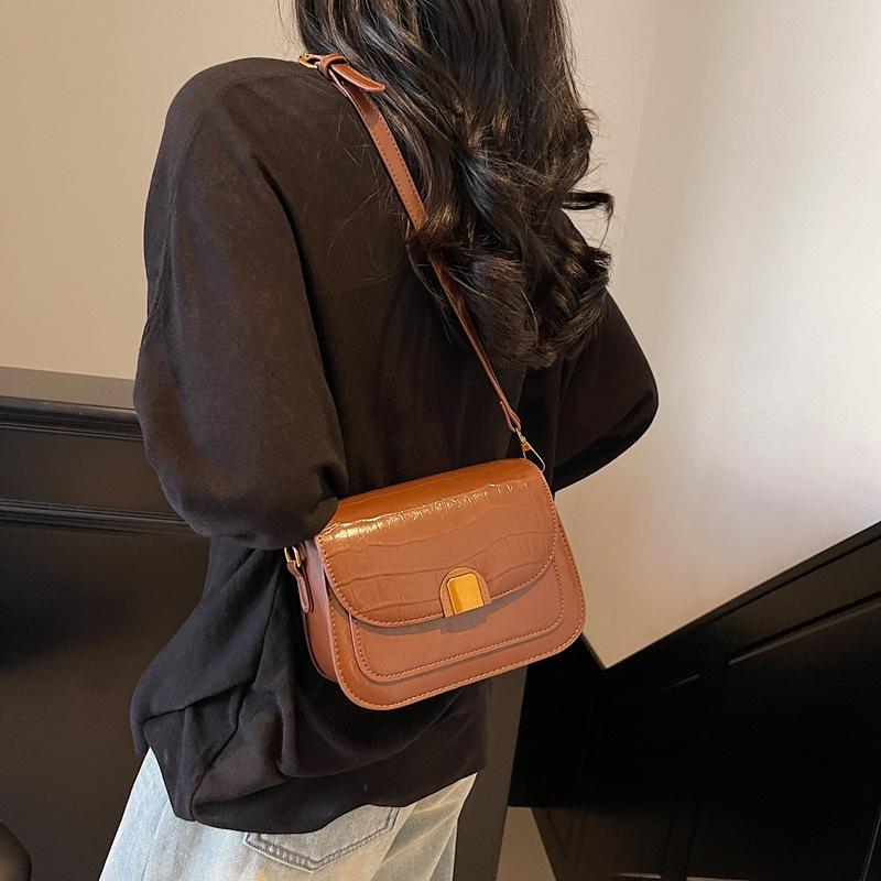 Textured Underarm Bag 2025 Autumn and Winter New Trendy Contrasting Color Retro Saddle Bag Simple Shoulder Messenger Bag