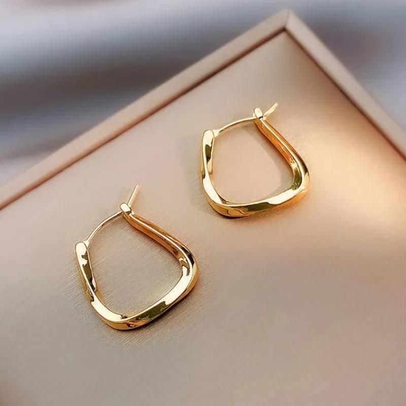 Simple Design Gold Color Geometric Twisted Square Hoop Earrings For Women Creative Young Girls Party Wedding Zircon