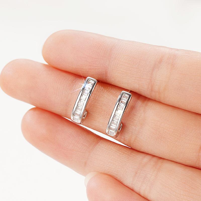 Fashion Contracted One Line Stud Earrings Full Geometric Cubic Zirconia Simple Stylish Daily Wear Women Earrings Jewelry