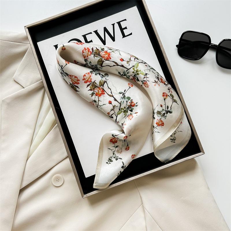 Spring and summer pastoral silk silk scarf mulberry silk sunscreen small square scarf fresh and sweet scarf thin silk scarf