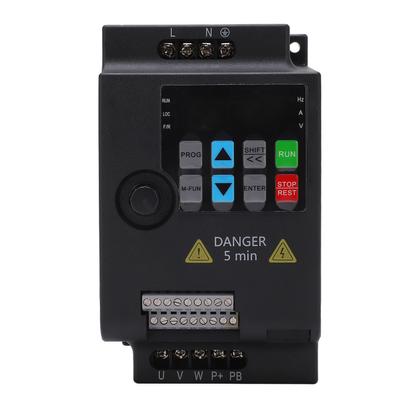 Variabler Frequenzumrichter 2.2KW Einphasig Zu 3 Phase VFD Mini Frequenzumrichter AC 220V Eingang AC