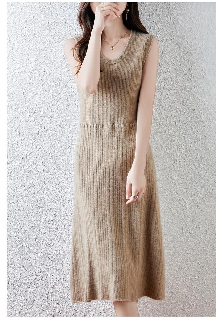 Autumn/Winter U-neck Waist-cinching Sleeveless 100% Pure Wool Vest Dress - Elegant, Fashionable, Slimming, Solid Color.