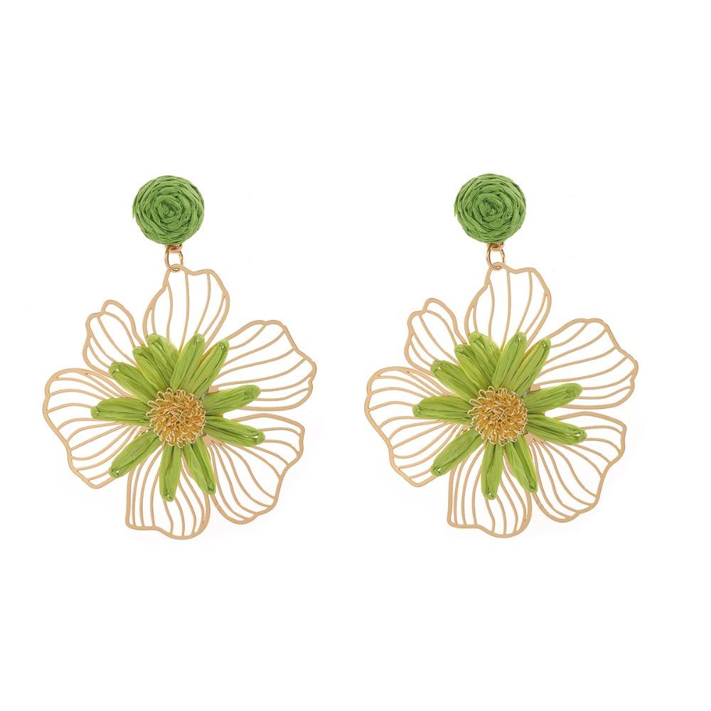 Colorful Summer Raffia Grass Flower Earrings Hollow Out Alloy Bohemian Earrings Exaggerated Handmade Women Jewelry Summer зелёный