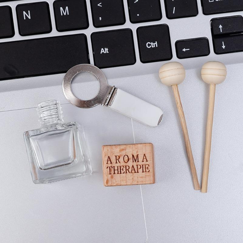 Car Air Outlet Aromatherapy Clip Automatic Truck Air Vent Empty Glass Perfume Bottle Air Purifier Car Decorative Accessories