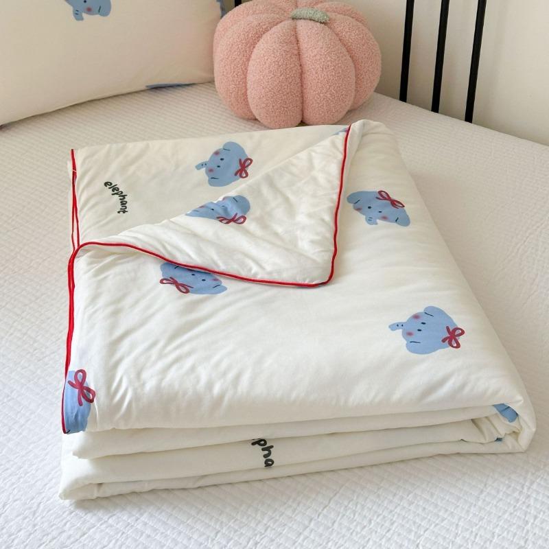 Lightweight Knitted Comforter Cute Cartoon Pattern Skin Friendly Thin Summer Quilt Air Conditioner Duvet for Home