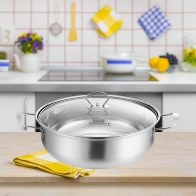 Cooking Pot In Stainless Steel with Lid, Designed for Soup And Gatherings