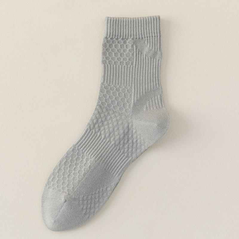 Men's Mid-calf Socks for Autumn and Winter, Sweat-absorbing and Breathable Sports Corset Men's Socks, Solid-colored Anti-pilling Men's Long Socks