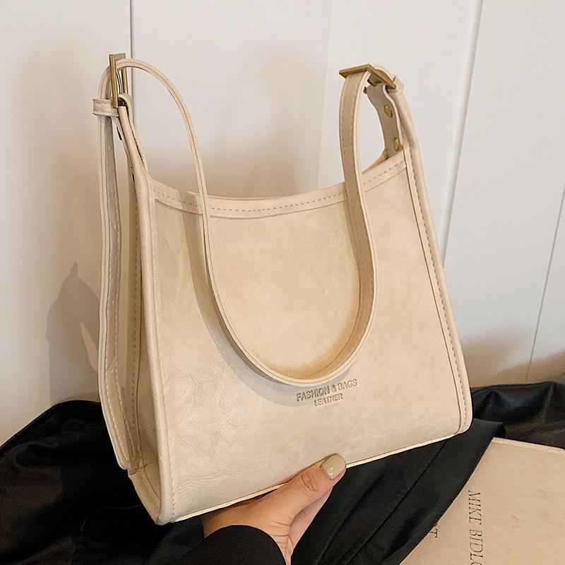 Large Capacity Tote Bag Autumn and Winter New Underarm Bag for Women Ins Fashion Crossbody Bag Retro Versatile Shoulder Bag