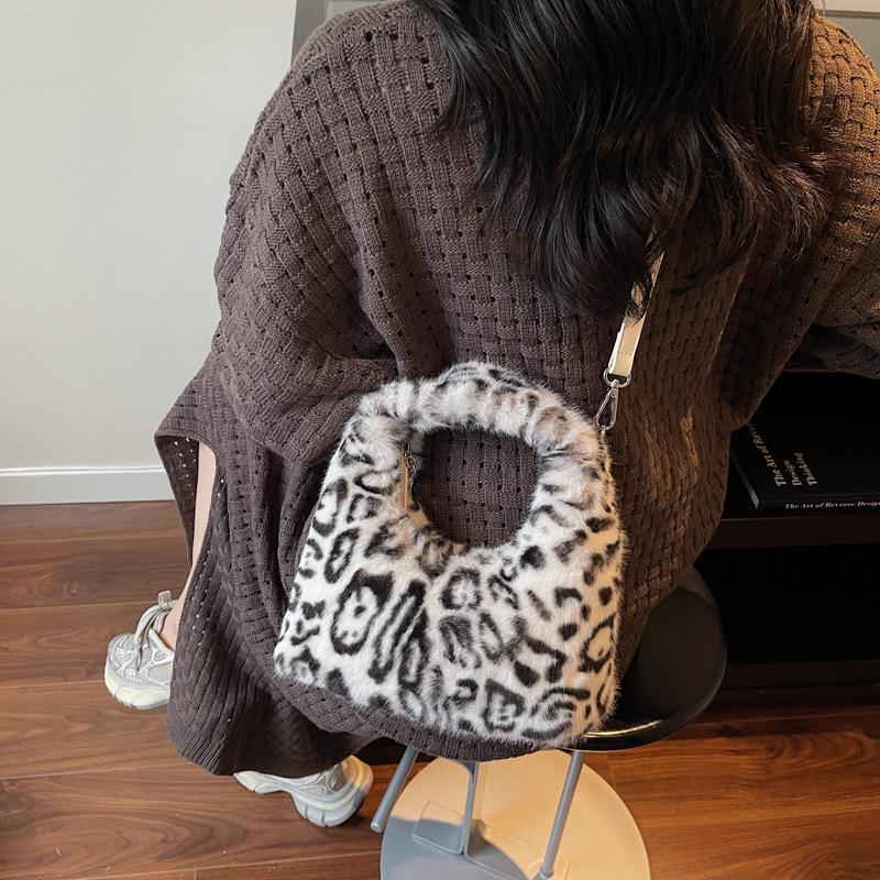 Leopard Print Plush Handbag Women's New Fashion Autumn and Winter Texture Wool Bag Versatile Chain Messenger