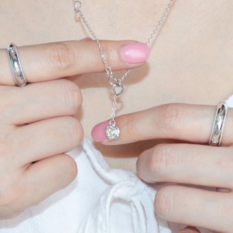 LOASI lovely rose. long heart chain necklace