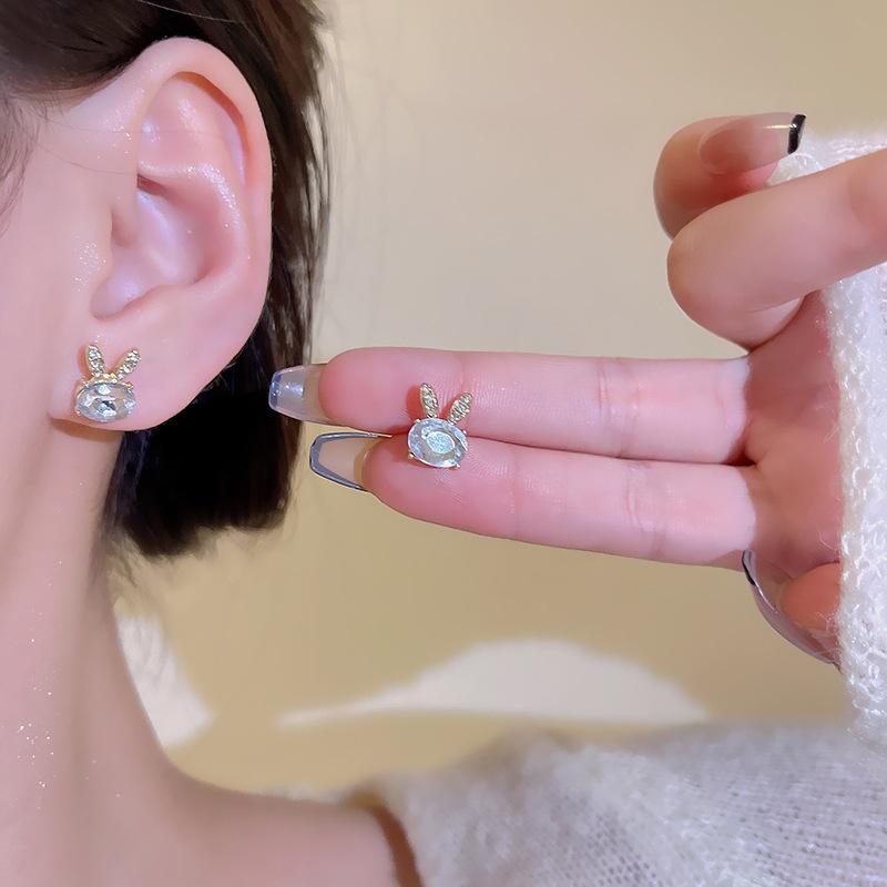 925 Silver Needle Pearl Earrings Women's High-end Sense Niche Temperament Bow Stud Earrings Retro Ear Jewelry Wholesale