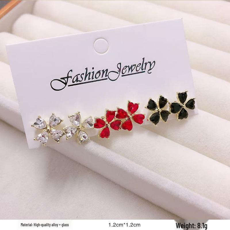 French Retro Pearl Plaid Earrings: Luxury Korean Studs for Women
