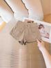 Hot Pants Neri in Denim a Vita Alta Stile Spicy da Ragazza - Pantaloncini Estivi Elasticizzati da Donna, Gamba Dritta, Design Versatile.