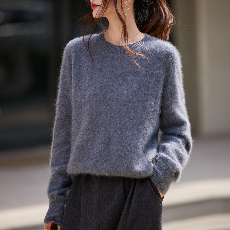 Women's Retro Textured Soft Wool Sweater, Round Neck, Loose Fit, Perfect for Autumn/Winter