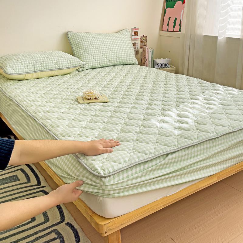 Cloud Cotton Skin-Friendly Thickened Fitted Sheet: Solid Color, Pure Cotton, Non-Slip, Machine Washable.