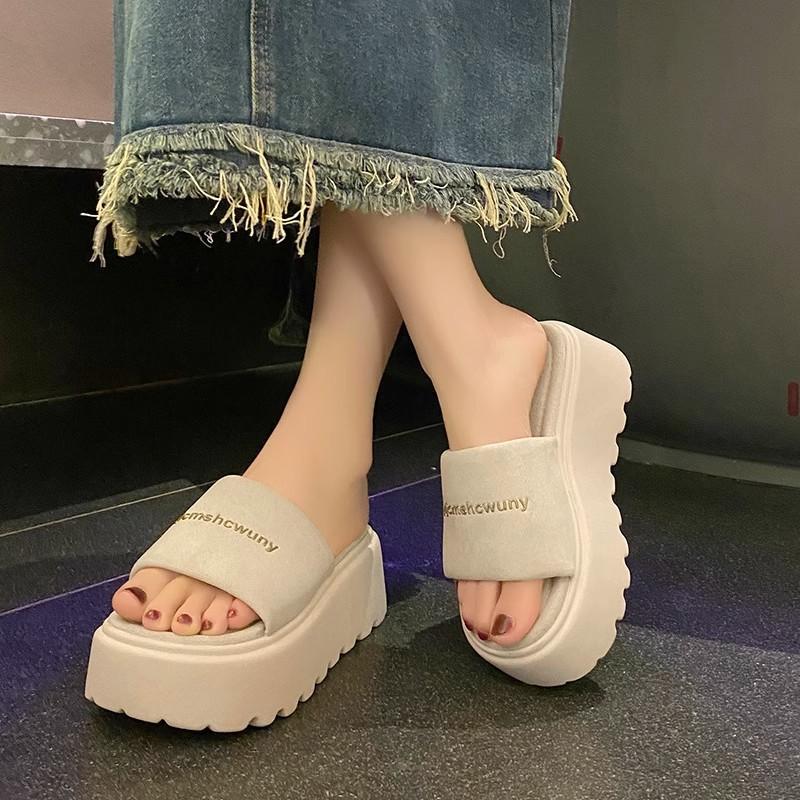 thick-soled one-word slippers for women to wear spring and summer new small casual sandals muffin heightening sandals