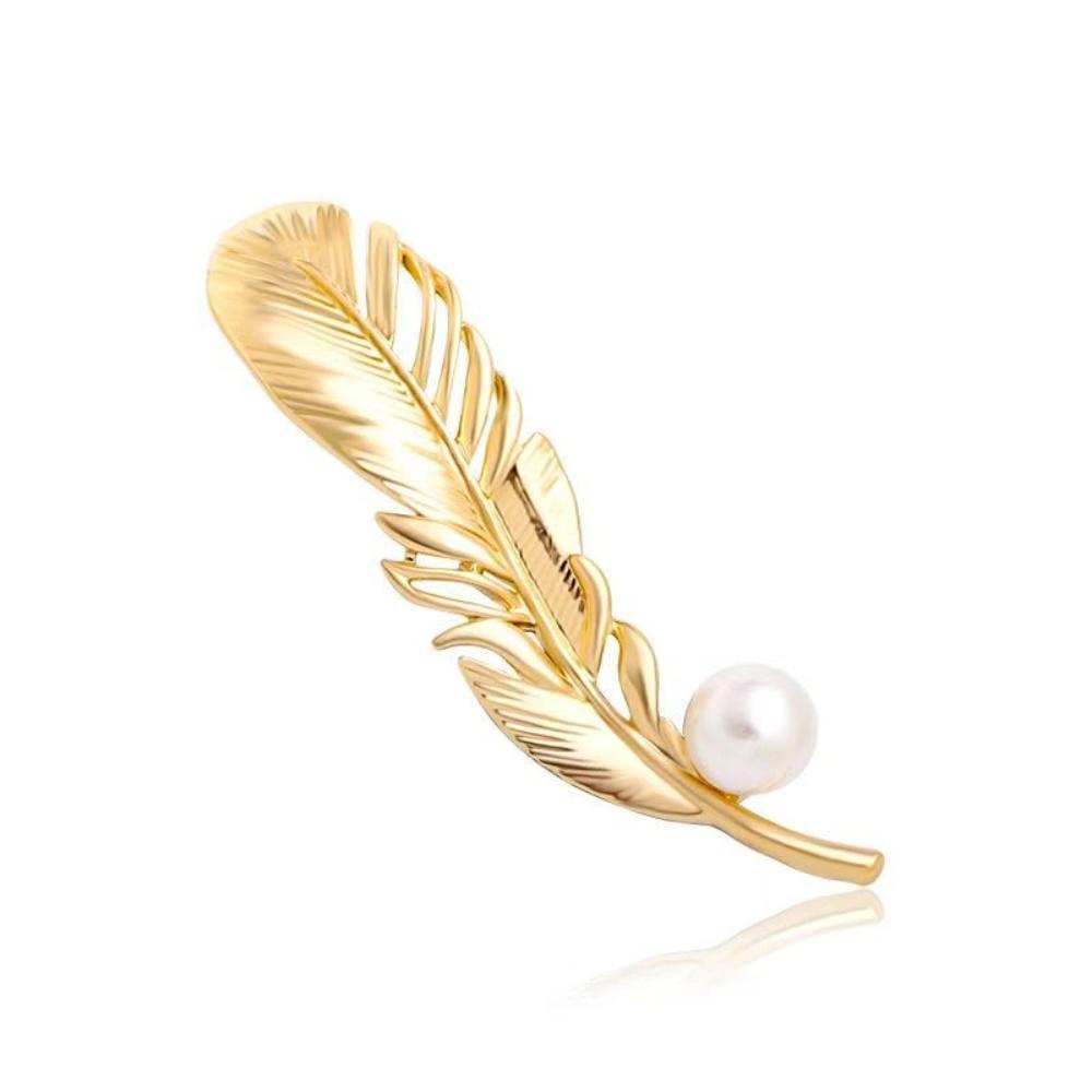 Freshwater pearl feather brooch, can also be as a pendant, suitable for both men and women, elegant minimalist feather jewelry. золотой