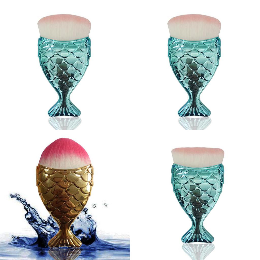 Fish Scale Makeup Brush With Compact Size For Travel And Everyday Beauty Routine