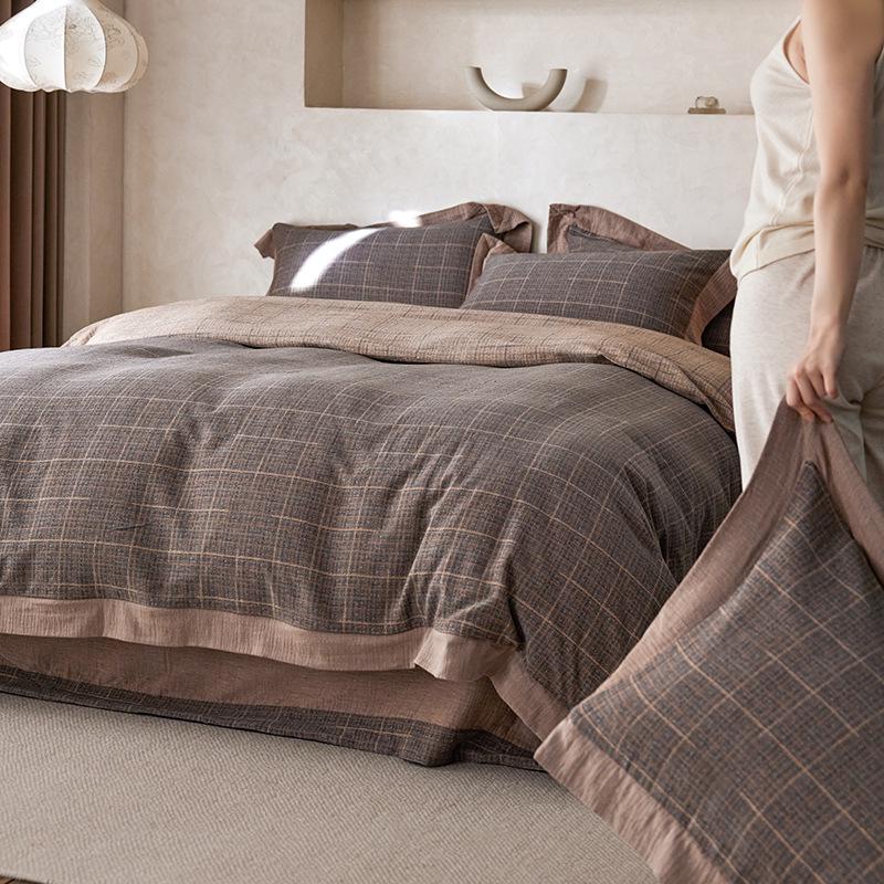 

100% Cotton Yarn-Dyed Jacquard Gauze 4-Piece Bedding Set: Bed Sheet, Duvet Cover, Wide Border, All-Seasons Use 1.8m Bed Sheet Set