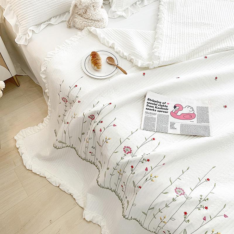 1Pc Korean Princess Ruffles Flowers Embroidery Summer Quilt Bedspread on The Bed Quilt Air-conditioning Blanket Bedding Set