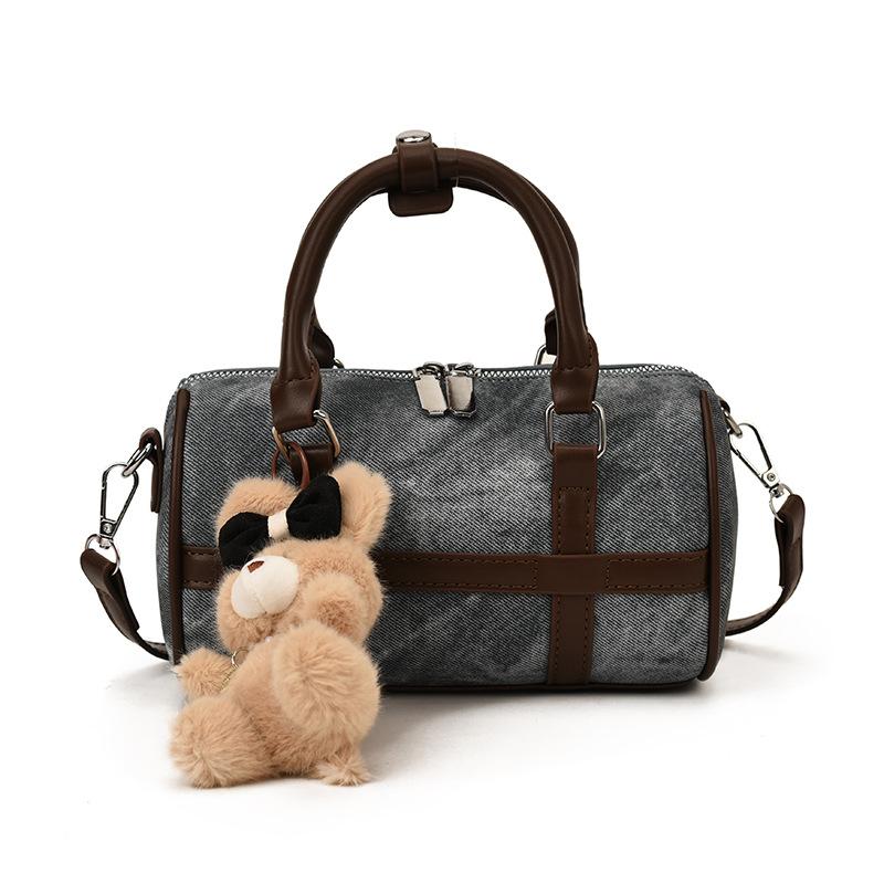 High value handbag niche pillow bag 2025 new commuter women's bag trendy fashion shoulder bag foreign style messenger bag