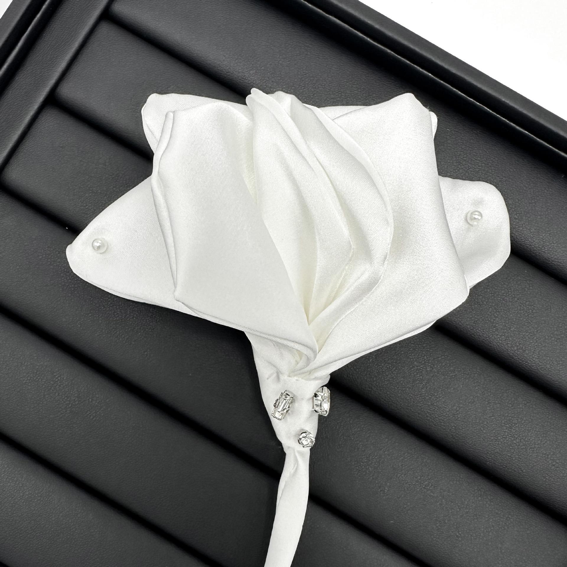 

Черно-белые трехмерные цветочные аксессуары Одежная корсажная брошь для воротника Платье DIY аксессуары Ювелирные изделия