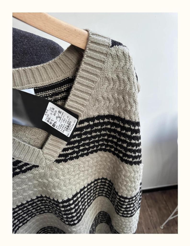 Xiao Wang's Winter Korean Style Plus Size V-Neck Striped Sweater Vest