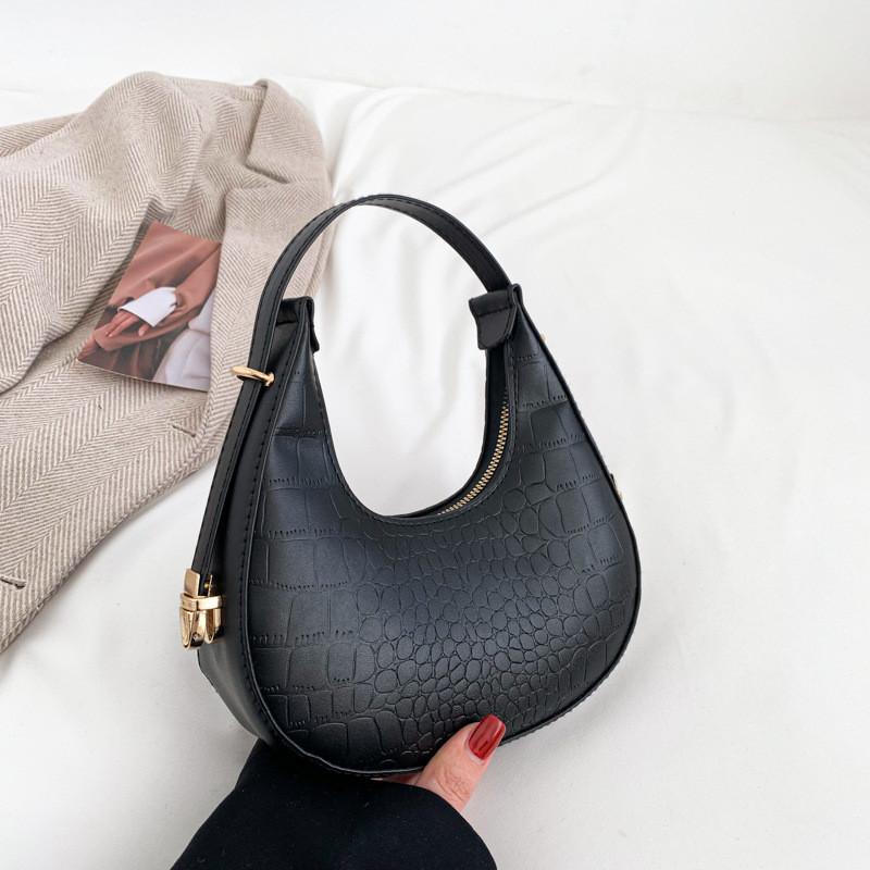 Stylish Casual Shoulder Bag Women 2023 Spring New Minimalist Crescent Bag Street Fashion Small Square Bag