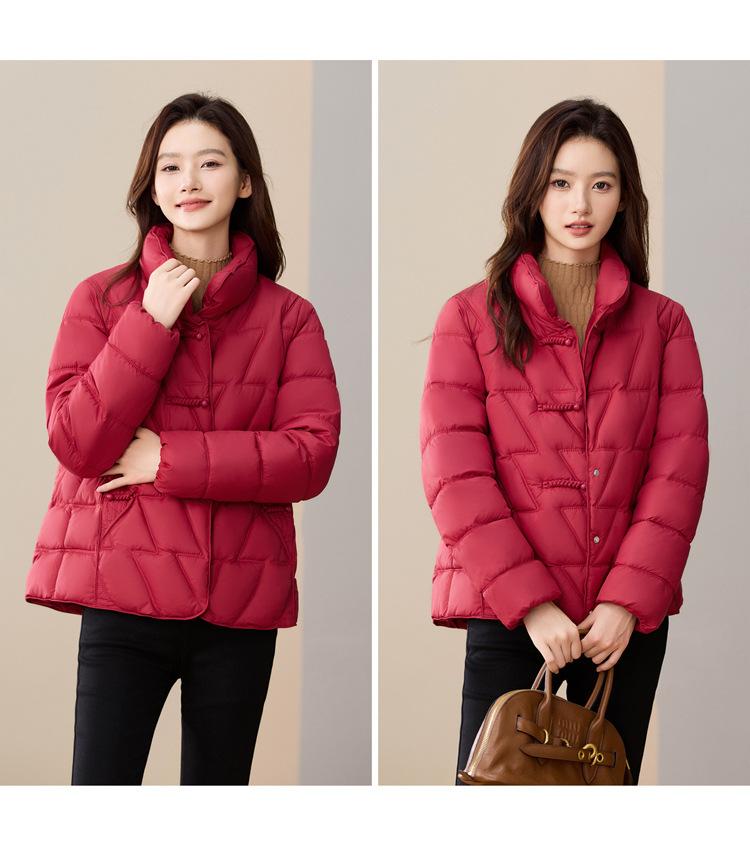 Tunn kort bomullsvadderad jacka med kinakrage