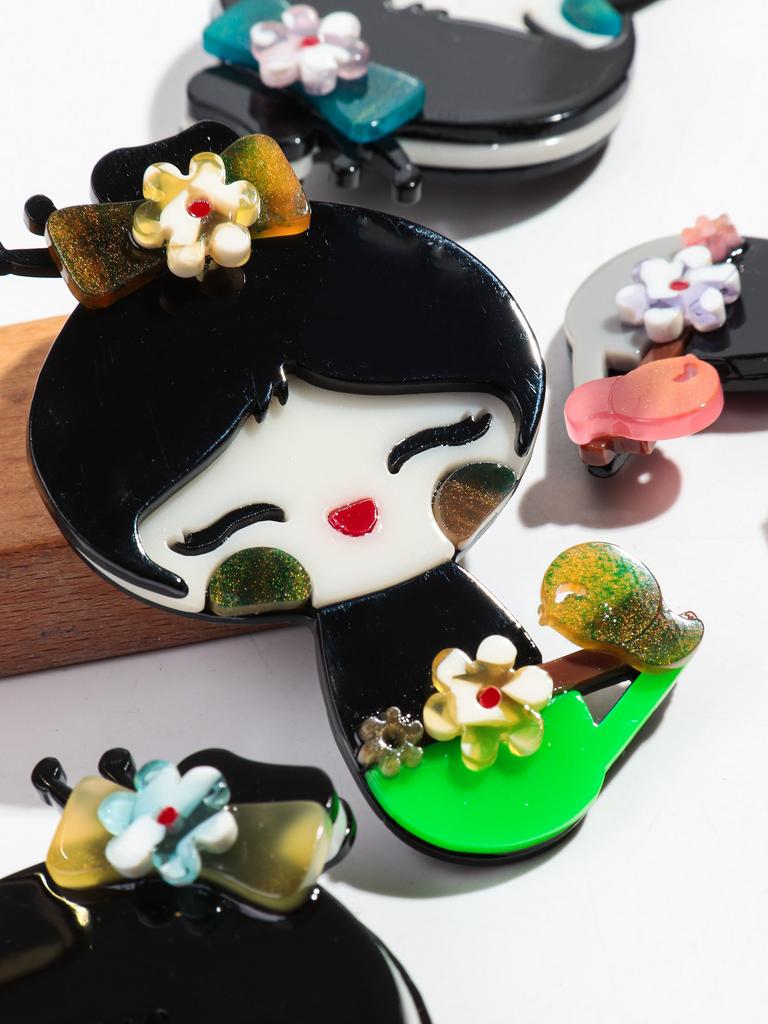 Fashion 4-Colors Acrylic Cute Flower Girl Brooches for Women New Cartoon Bird Girls Figure Badge Pins Casual Jewelry Accessories