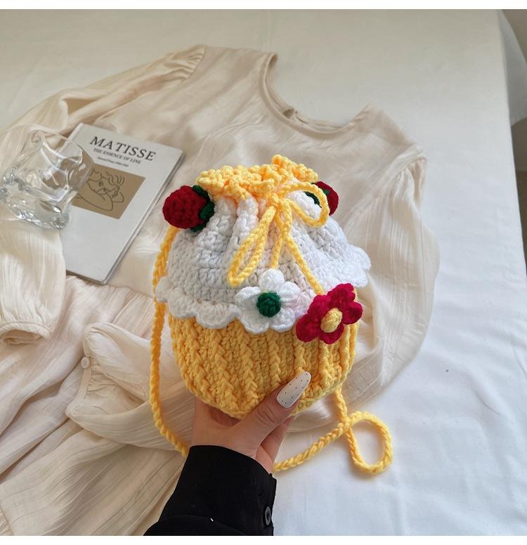 

Cute strawberry cake knitted small bag 2025 new sweet girl foreign versatile messenger with bucket bag жёлтый