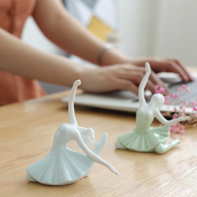 Ornaments Handmade Ceramic Handicrafts Tea Pet Owners Character Ornaments Furnitures Girl Yoga Ornaments Pure White Porcelain