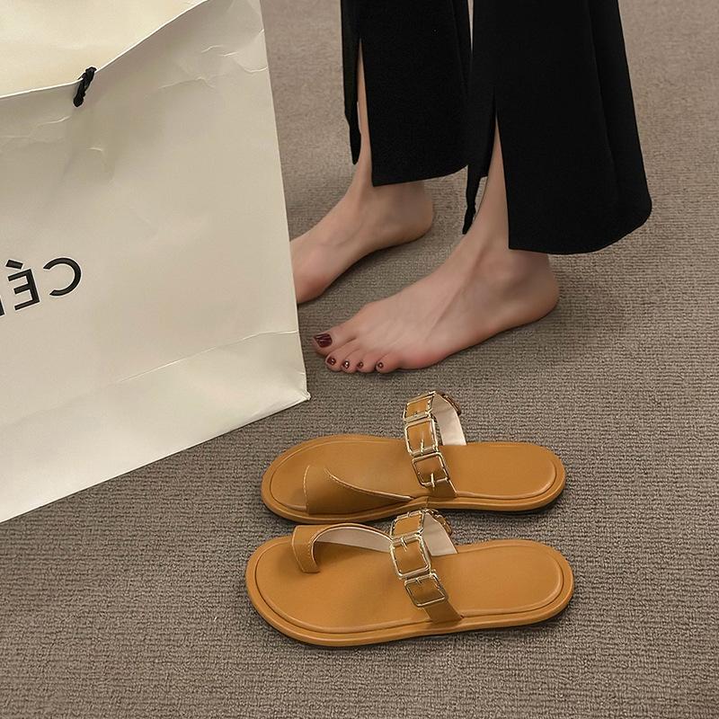 French High-end Word with Flat Bottom Cover Toe Cool Slippers Women Wear Seaside Vacation Beautiful Going Out Beach Slippers