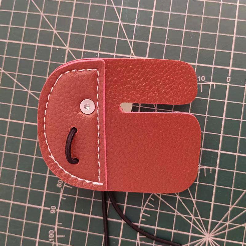 Traditioneller Fingerschutz für Recurvebögen, ein-/doppellagig, Mikrofasermaterial, angenehm zu tragen und langlebig.